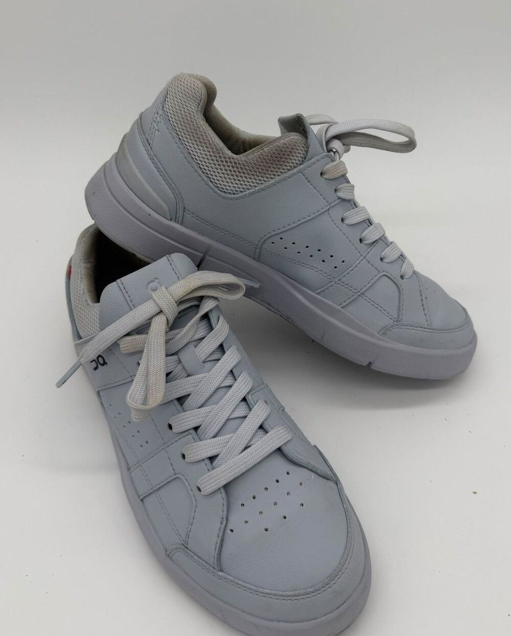 On The Roger Clubhouse Shoes Womens Size 7.5 Gray Tennis Sneakers CloudTec